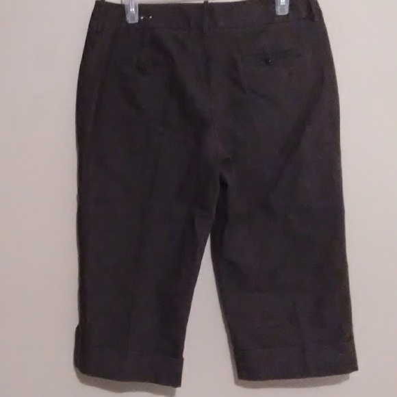 Dressbarn Cropped Pants. Size 10P - Picture 4 of 6